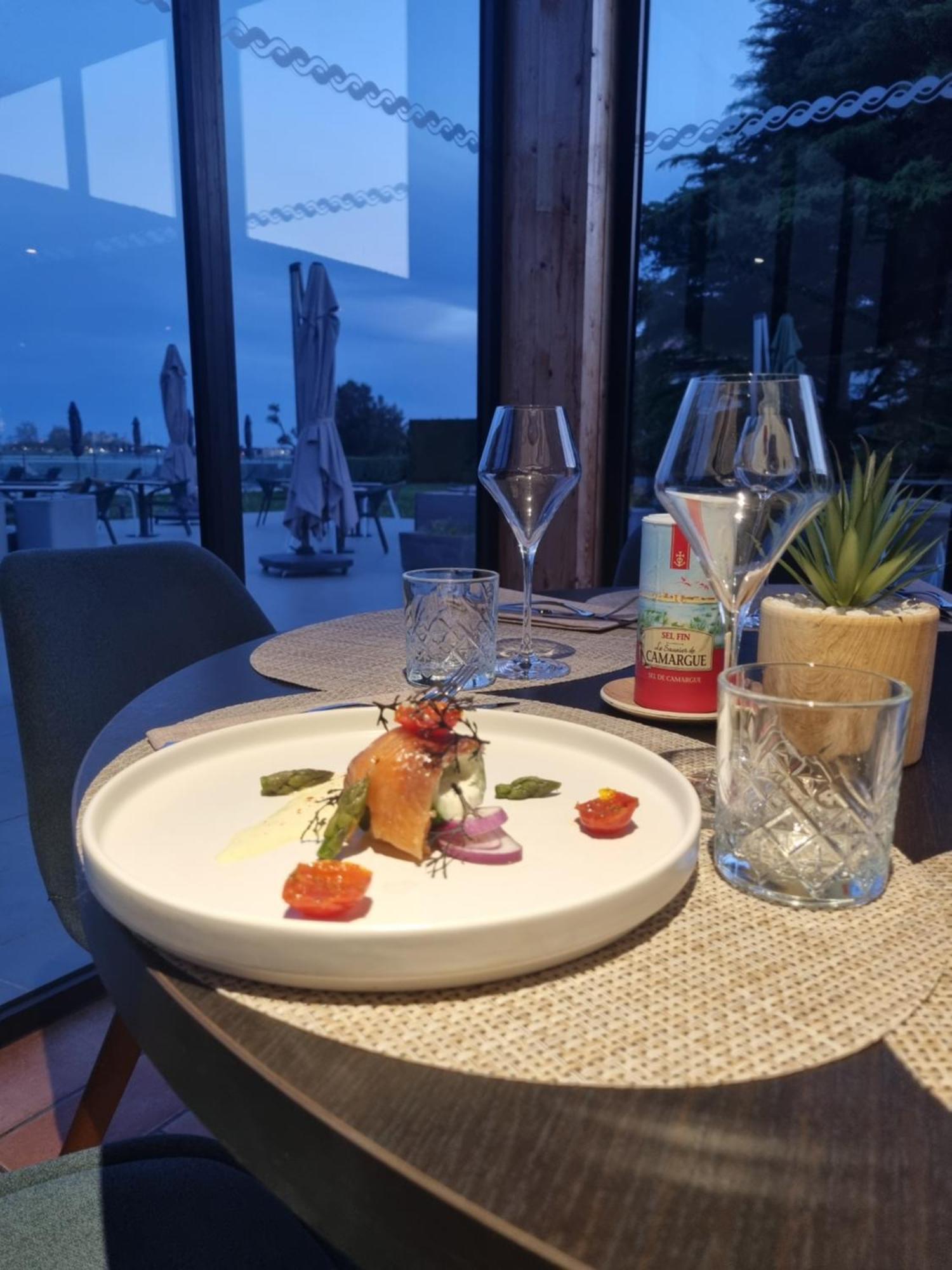Ariane Hotel Fos Sur Mer فوس-سور-مير المظهر الخارجي الصورة