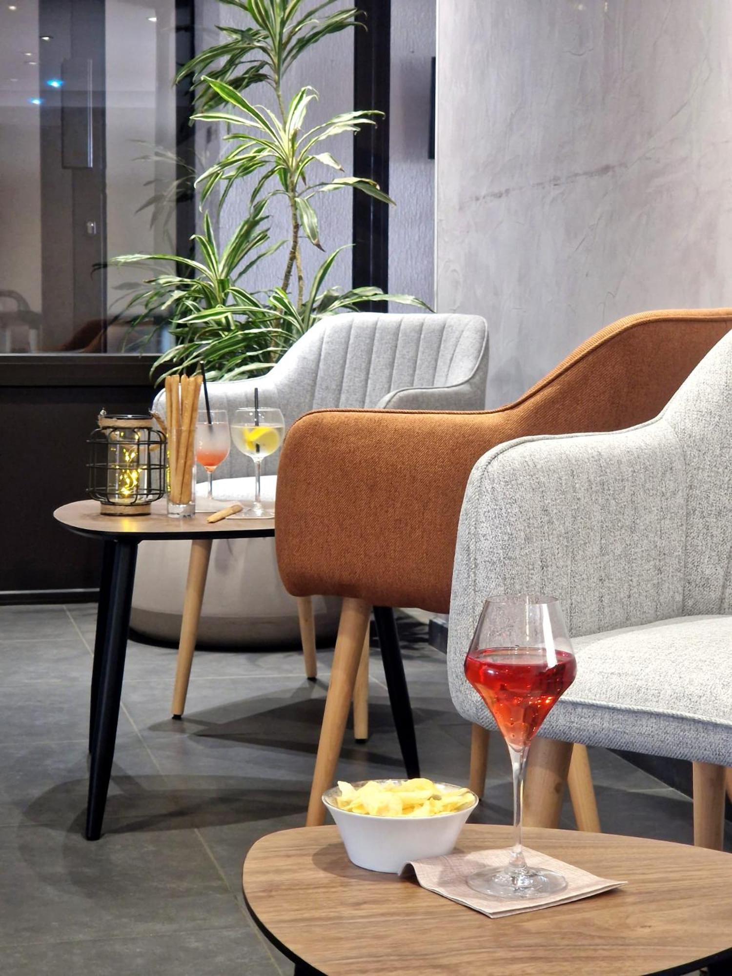 Ariane Hotel Fos Sur Mer فوس-سور-مير المظهر الخارجي الصورة