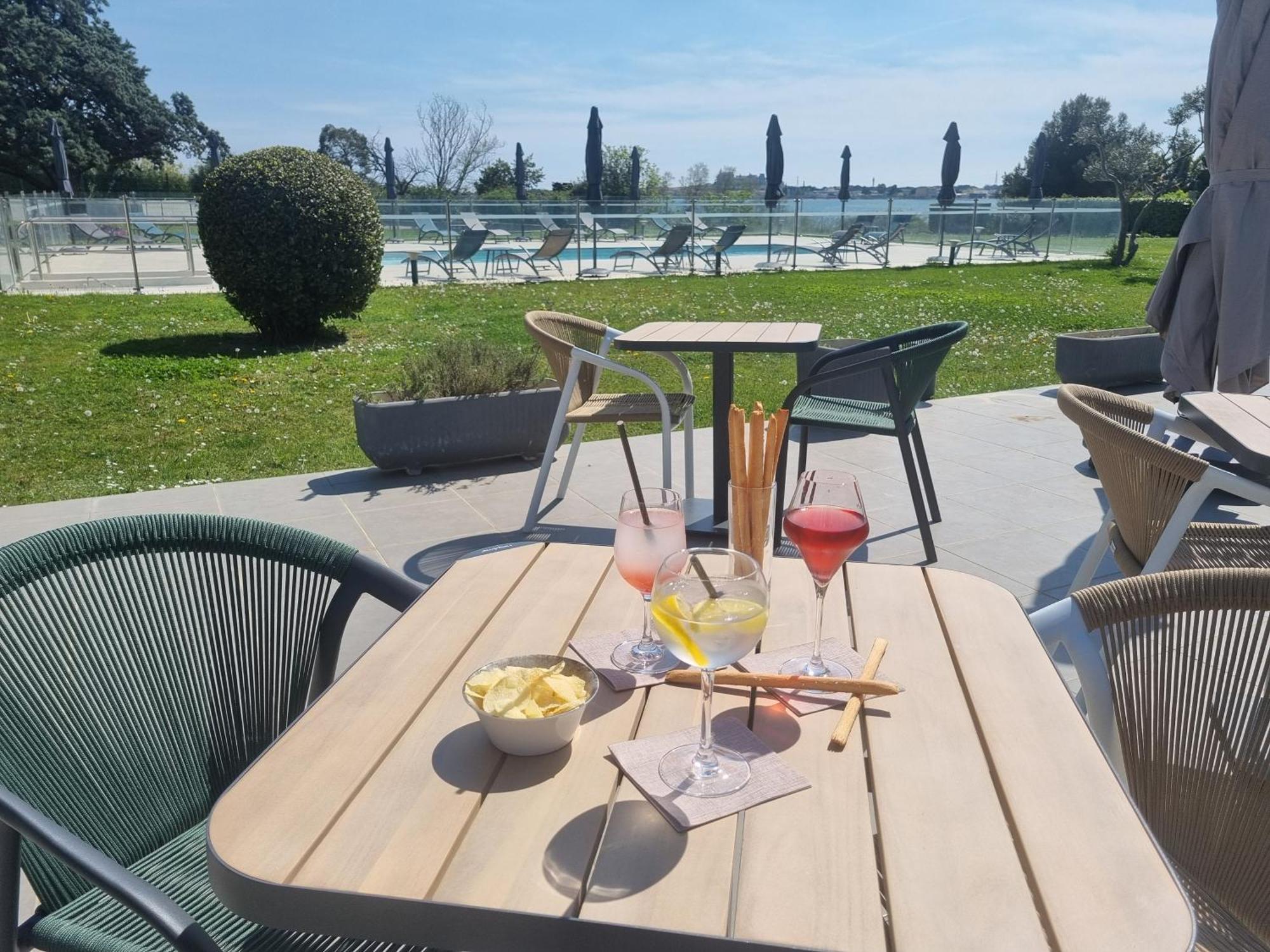 Ariane Hotel Fos Sur Mer فوس-سور-مير المظهر الخارجي الصورة