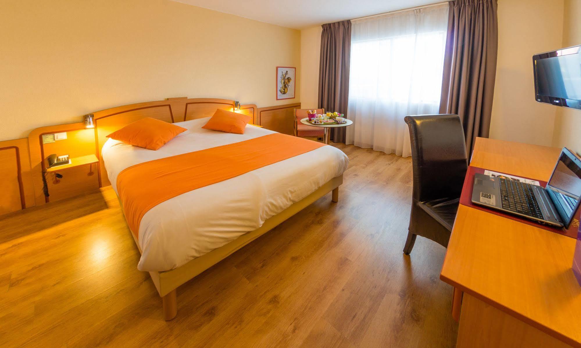Ariane Hotel Fos Sur Mer فوس-سور-مير المظهر الخارجي الصورة
